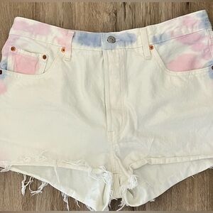 LEVI’S Women’s White Denim Shorts with Tie Dye.  Size 34.